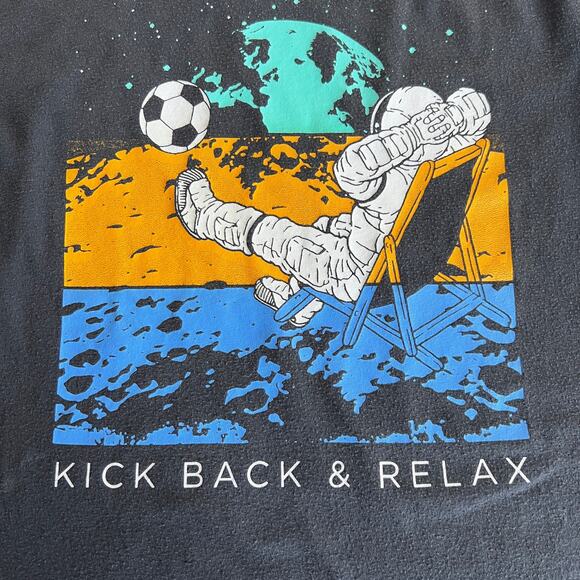 Old Navy Kick Back & Relax Astronaut Soccer Ball Black Tee Large 10-12 - Picture 1 of 9